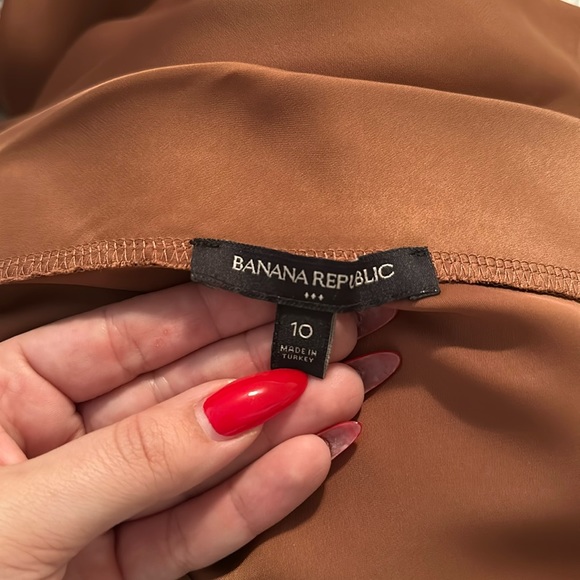 Banana Republic Dresses & Skirts - Banana Republic silk skirt